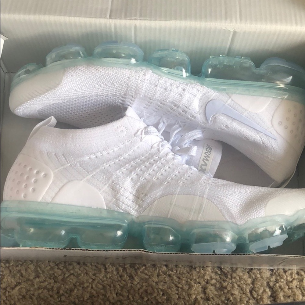 Nike Air Vapormax Flyknit 2